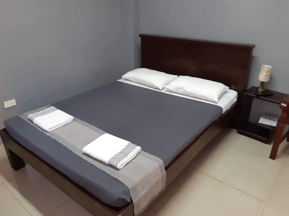 Reddoorz El Senor Jesus Apartelle Vigan Ilocos Hotel Luaran gambar